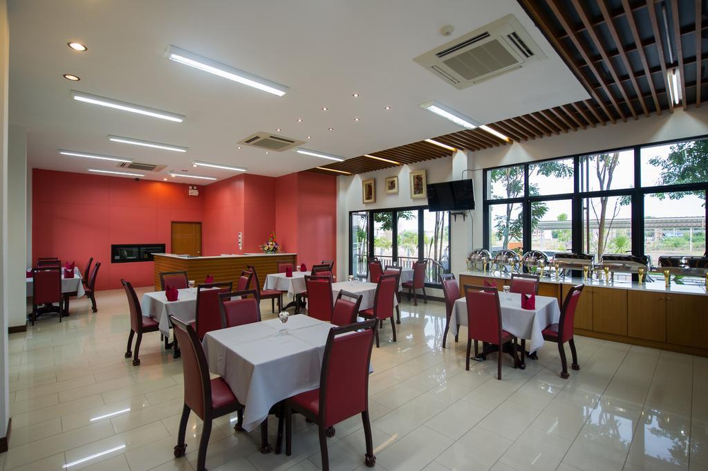 Mamaison Hotel Buriram Exterior photo