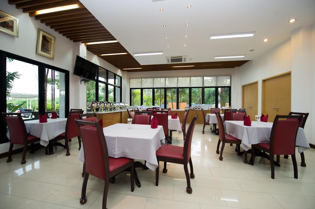 Mamaison Hotel Buriram Exterior photo